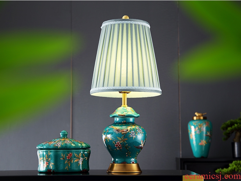 American ceramic lamp is acted the role of form a complete set of furnishing articles rouge box of blue and white porcelain painting of flowers and desktop art restores ancient ways hand-painted ornaments