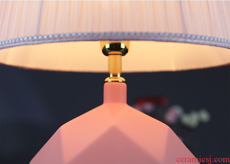 Light and decoration ceramics lamp lamp decoration art contracted and I American desk lamp of bedroom the head of a bed creative sitting room lamps and lanterns