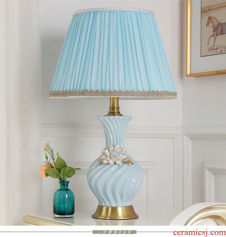 The Desk lamp of bedroom the head of a bed lamp, I and contracted creative household adjustable light sweet American Chinese style wedding celebration of ceramic lamp