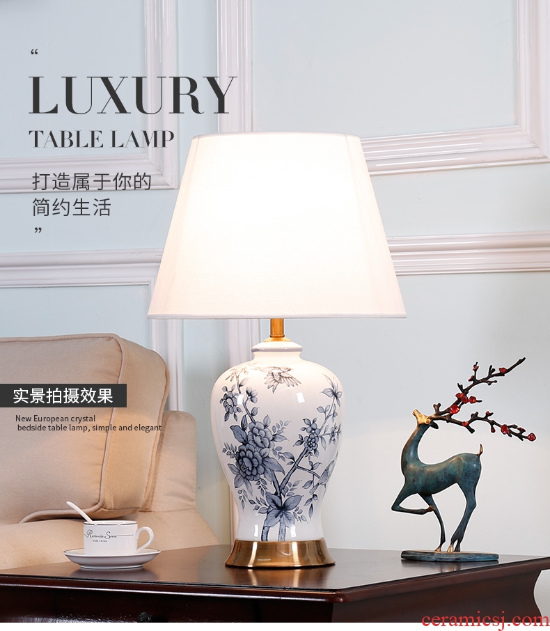 The New Chinese blue and white porcelain lamp classical key-2 luxury vintage American ceramic bedroom the head of a bed lamp is contracted and I sitting room