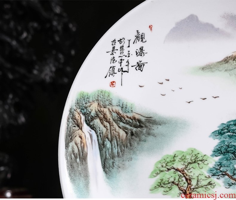 Jingdezhen ceramics hand - made hang dish decoration plate of modern Chinese style living room home wine gift furnishing articles