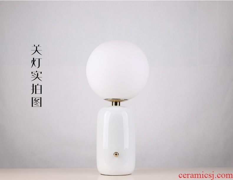 Light and decoration lamp lamp decoration I and contracted sweet household ceramic desk lamp of bedroom the head of a bed sitting room lamps and lanterns