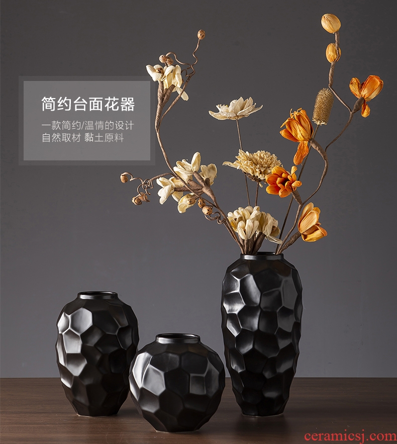 The new 2019 jingdezhen ceramic vases, I and contracted black zen dry flower vase creative furnishing articles in The living room