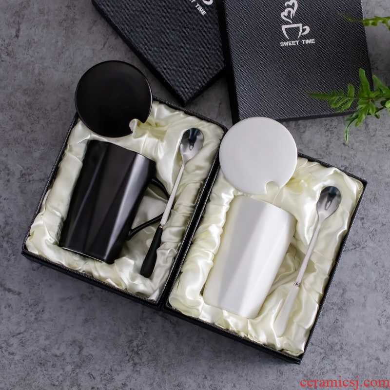 Nordic ceramic cups with cover spoon mug creative couple household contracted color coffee cup gift box set