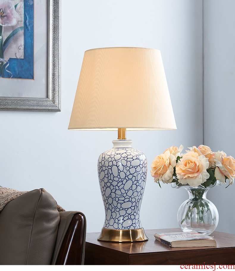 American blue blue and white porcelain ceramic desk lamp creative hand - made the sitting room is contracted and I bedroom berth lamp example room
