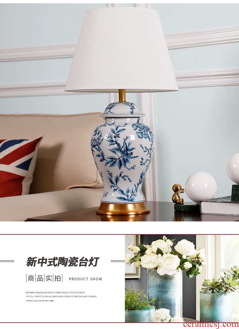 New Chinese style of blue and white porcelain ceramic desk lamp sitting room bedroom berth lamp Chinese zen hand-painted decorative warm wind full copper