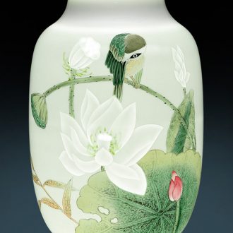 Jingdezhen ceramics famous master hand made lotus powder enamel vase Chinese ancient frame sitting room adornment is placed