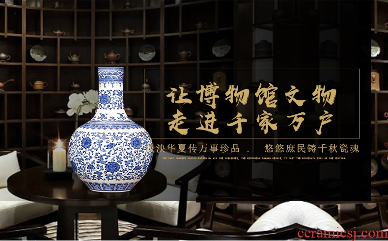 Jingdezhen ceramics imitation yongzheng hand - made of blue and white porcelain vases, new classical Chinese style home furnishing articles sitting room