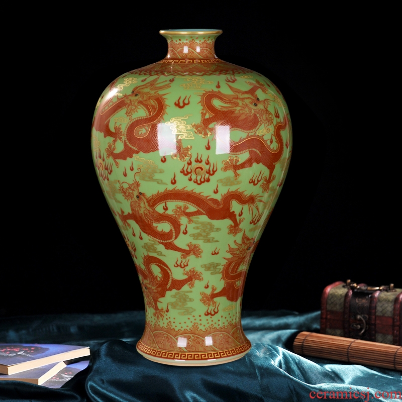 Jingdezhen ceramics high-end antique pea green paint sitting room place five three vases, home decoration process
