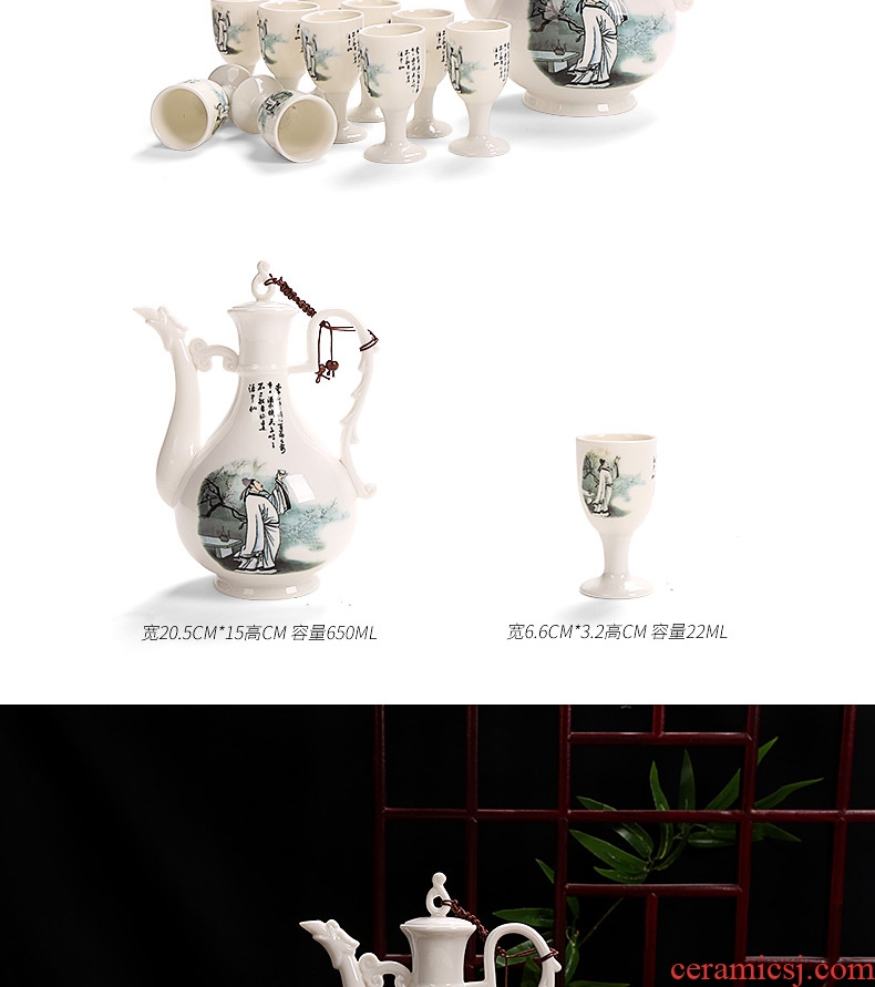 Royal elegant five ceramics hip Chinese traditional blue and white porcelain wine poured wine bottle glass of liquor with a suit
