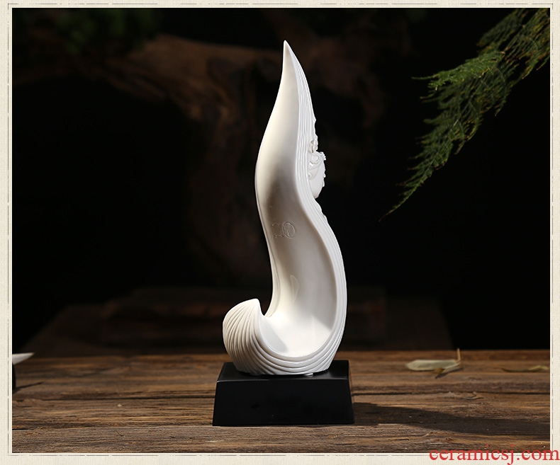 The east mud dehua white porcelain porcelain carving art creative ceramic craft gifts zen study home furnishing articles