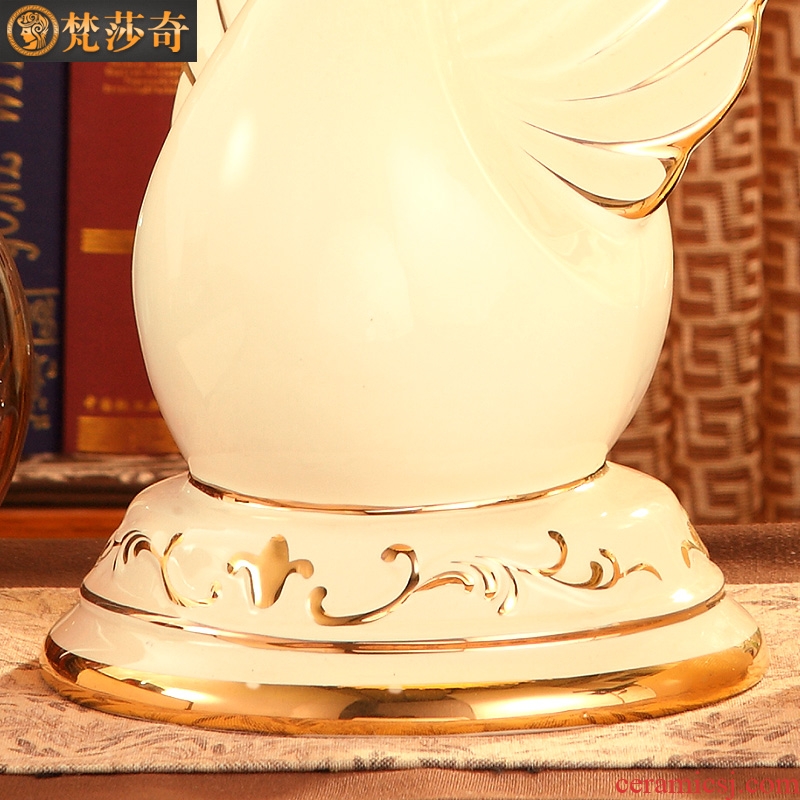Swan European ceramic desk lamp luxurious sitting room bedroom berth lamp wedding gift to send brother sister - in - law wedding celebration of lamp