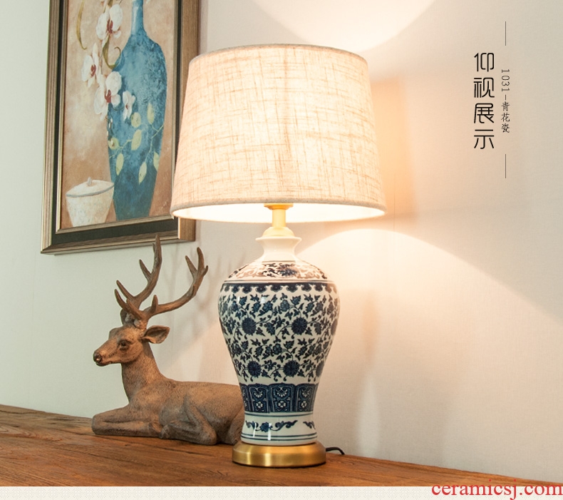 Ceramic lamp full copper modern Chinese style restoring ancient ways of blue and white porcelain name plum bottle hotel study of the sitting room the bedroom berth lamp, 1031