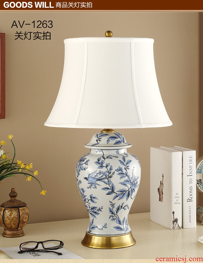 Chinese style restoring ancient ways of jingdezhen blue and white porcelain ceramics lamp lights the sitting room is the study of new Chinese style of bedroom the head of a bed full of copper lamp