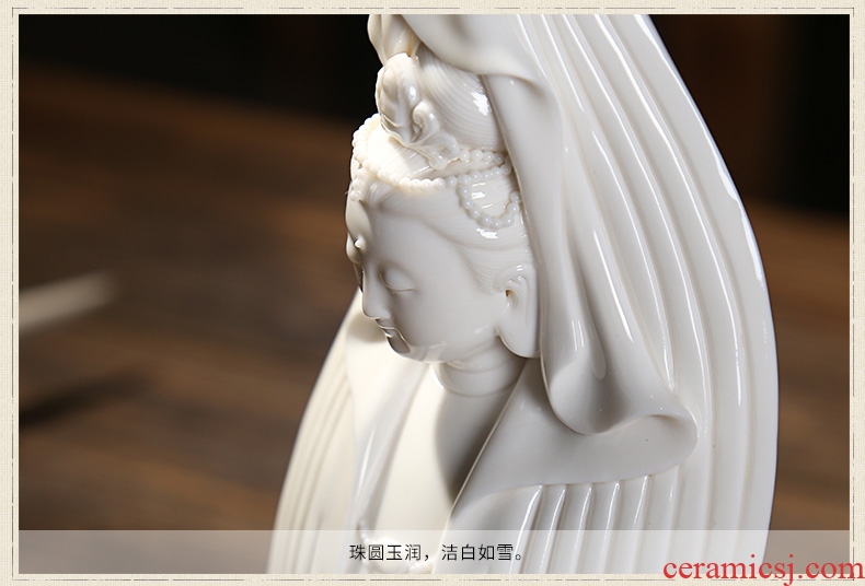 The east mud dehua white porcelain porcelain carving art creative ceramic craft gifts zen study home furnishing articles