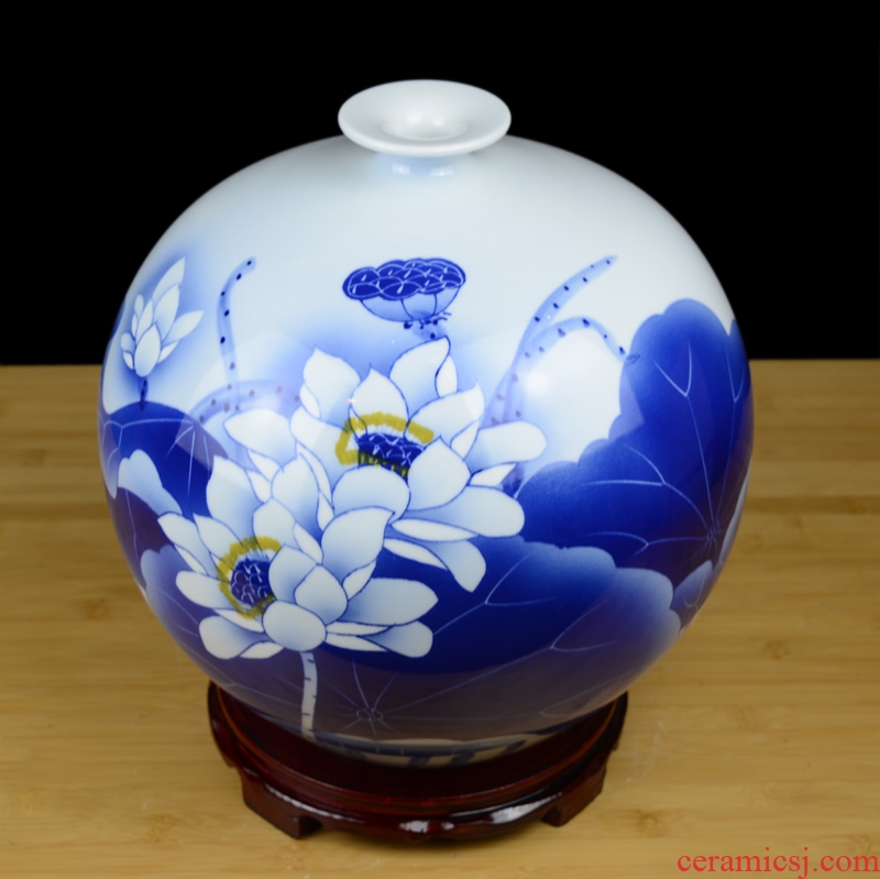 Jingdezhen ceramics hand - made of blue and white porcelain vase in the sitting room TV ark, home decoration crafts porcelain furnishing articles