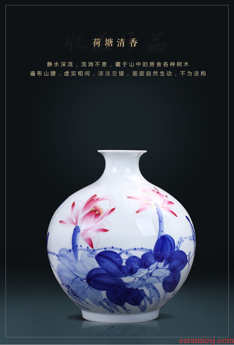 Jingdezhen ceramics hand draw freehand brushwork in traditional Chinese blue and white porcelain vases, flower arrangement of Chinese style living room home furnishing articles