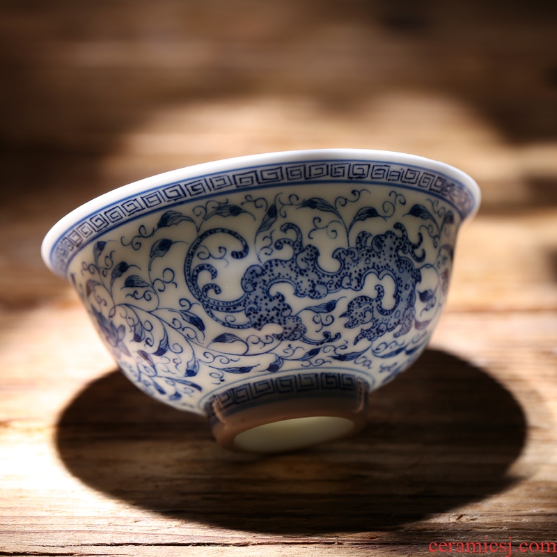 Jingdezhen ceramic masters cup hand-painted kung fu tea set of blue and white porcelain cup sample tea cup noggin individual cup