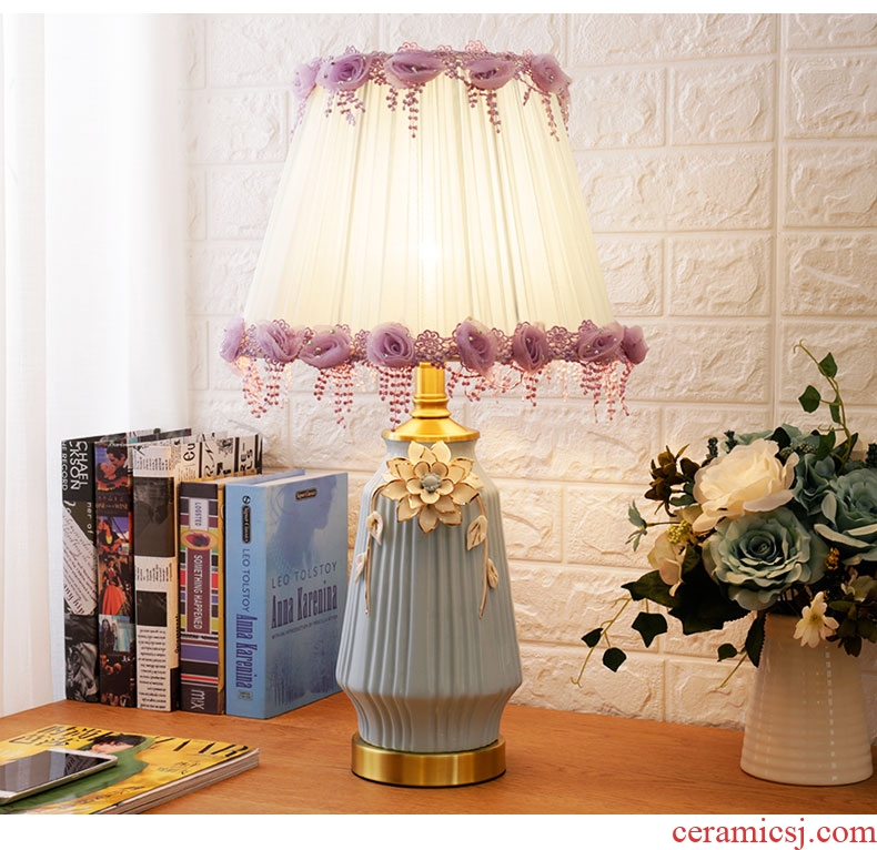 Nordic ins girls pink ceramic desk lamp european-style bedroom berth lamp creative fashion warm home wedding room