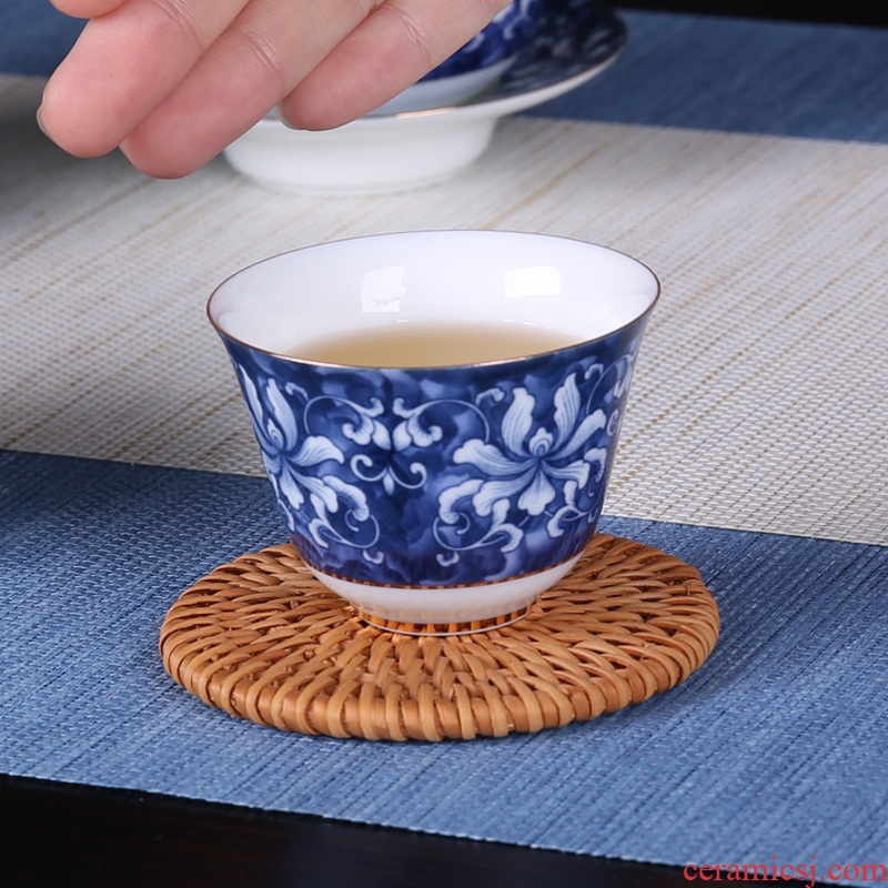 Thyme tang ceramics icing on the cake of blue and white porcelain teacup kung fu tea master cup white jade porcelain sample tea cup single CPU