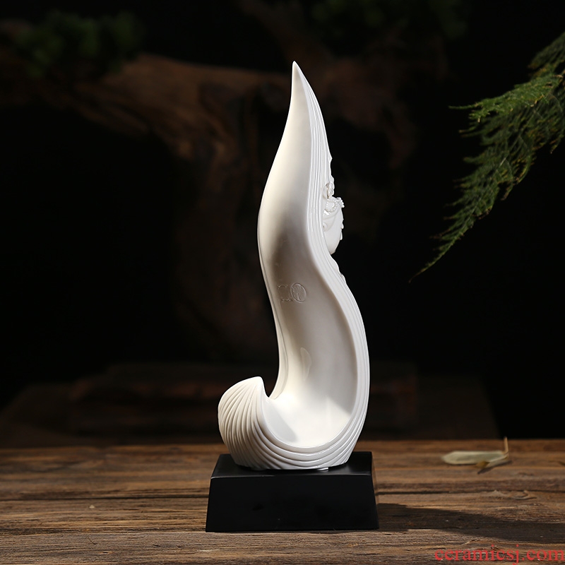 The east mud dehua white porcelain porcelain carving art creative ceramic craft gifts zen study home furnishing articles