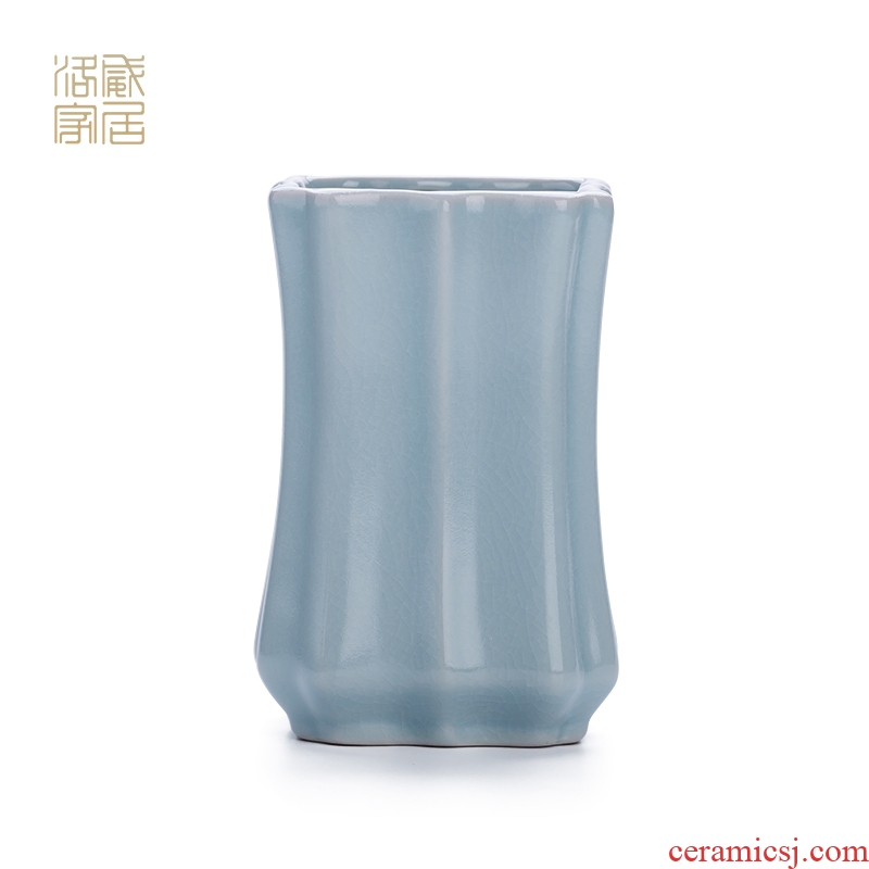 Your up with azure glaze floret bottle of jingdezhen Chinese antique household ceramics decoration creative porcelain bottle furnishing articles