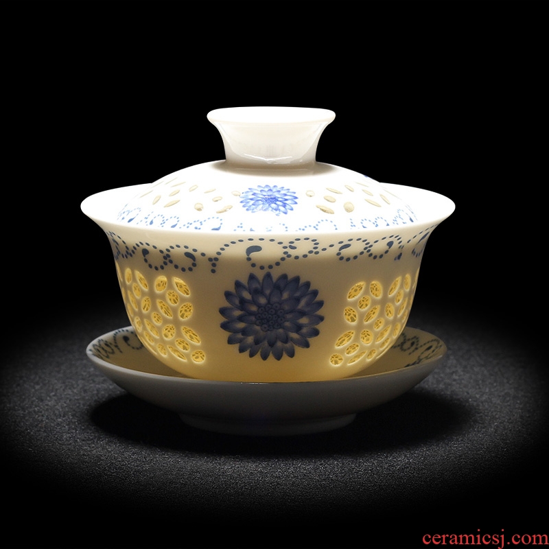 Tang aggregates tureen tea cups large bowl three GaiWanCha make tea exquisite hollow ceramic kung fu to the bowl