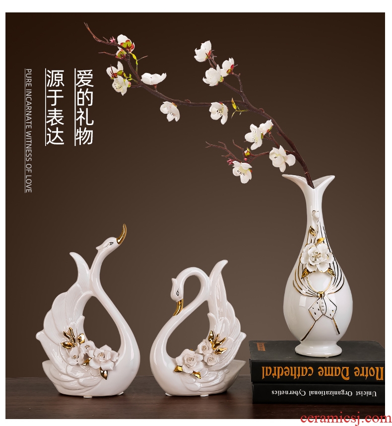 Creative and practical wedding gift ceramics handicraft European swan furnishing articles of TV ark, wine sitting room adornment