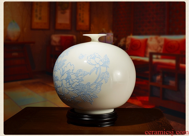 Oriental soil new Chinese hand - made white porcelain vase furnishing articles home sitting room adornment flower arrangement/blooming flowers