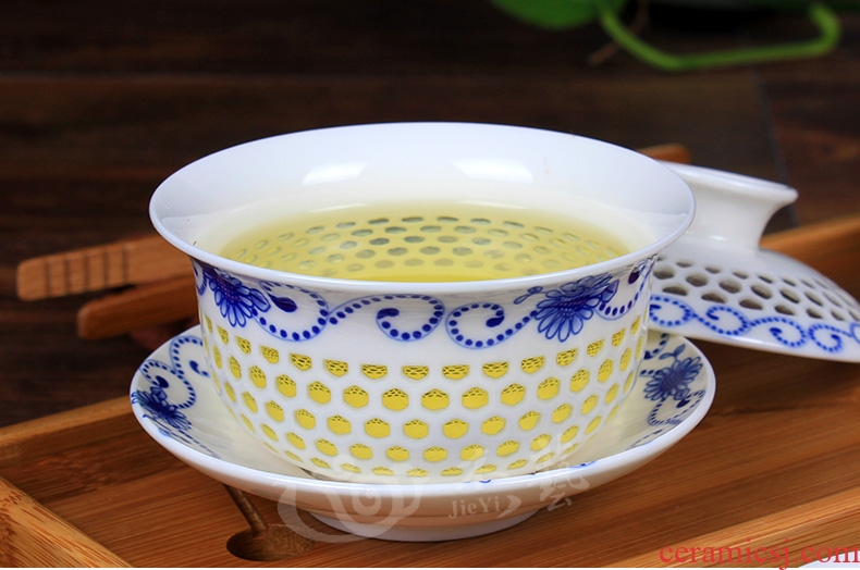 Large honeycomb and exquisite tea tureen hollow out for only three CPU use ceramic kung fu tea set JingDe Dian blue and white porcelain