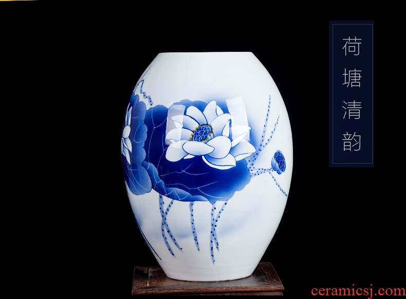 Blue and white ceramics jingdezhen large hand - made vases, flower arrangement sitting room porch decoration of Chinese style household furnishing articles