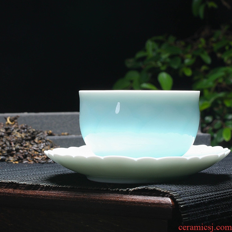 Jingdezhen ceramic cups kung fu tea bowl two woolly green glaze with single cup sample tea cup master cup. A plate