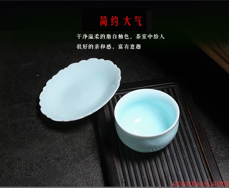 Jingdezhen ceramic cups kung fu tea bowl two woolly green glaze with single cup sample tea cup master cup. A plate