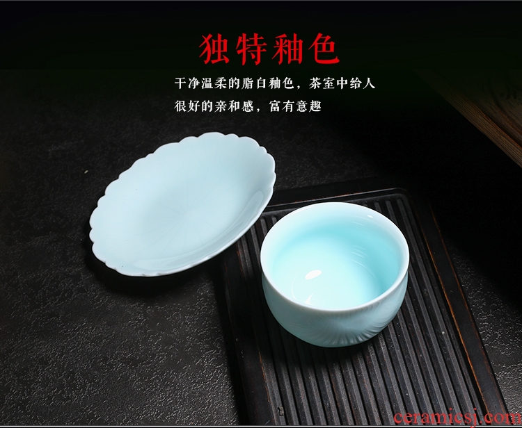 Jingdezhen ceramic cups kung fu tea bowl two woolly green glaze with single cup sample tea cup master cup. A plate