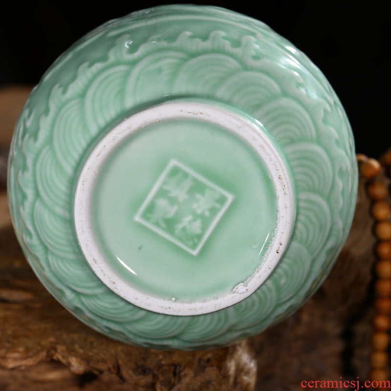 Jingdezhen ceramic jar bottle seal wine bottle is empty home wine bottle green glaze embossed bottle 3 kg