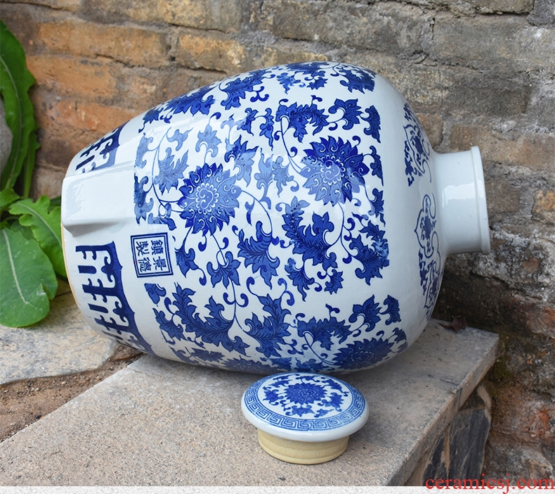 Jingdezhen blue and white wine VAT archaize ceramic jars seal 10 jins home outfit jar 50 pounds empty beer as cans