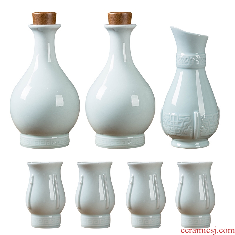 Jingdezhen ceramic wine wine suit household of Chinese style points antique green glaze hip creative liquor cup set