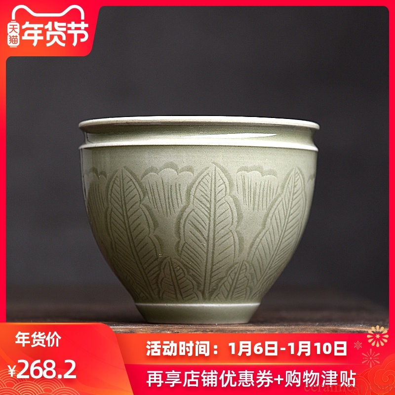Longquan celadon antique hand cut ceramic masters cup single cup, the up to burn the sample tea cup small kung fu tea cups