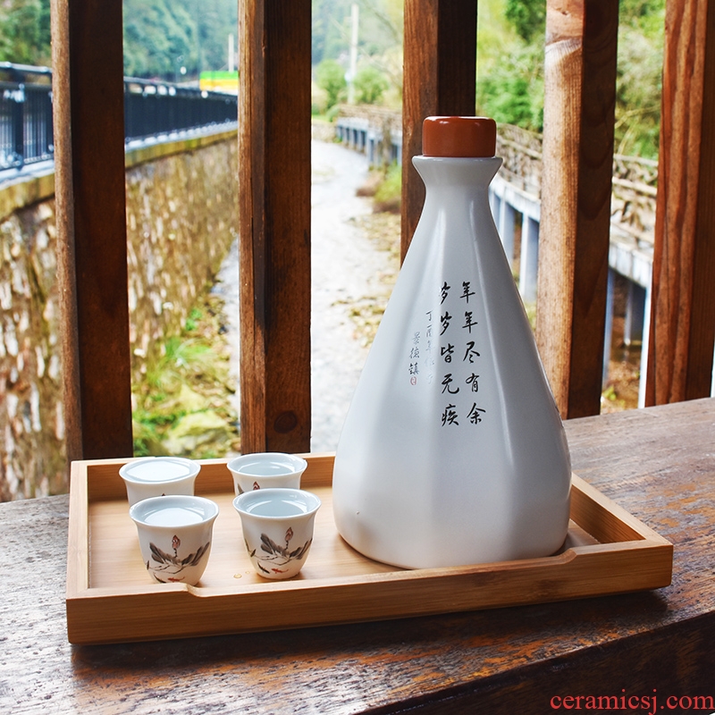 Jingdezhen ceramic bottle suit household gifts hip flask 2 jins with empty bottles with glass mercifully it gift box