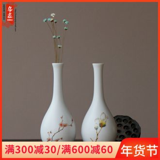 Manual coloured drawing or pattern of jingdezhen ceramics small incision inferior smooth white flower bottle water desktop express it in decoration