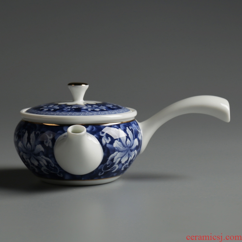 Are good source of blue and white porcelain ceramic handle side pot of ceramic teapot Japanese single pot of domestic large tea pot by hand