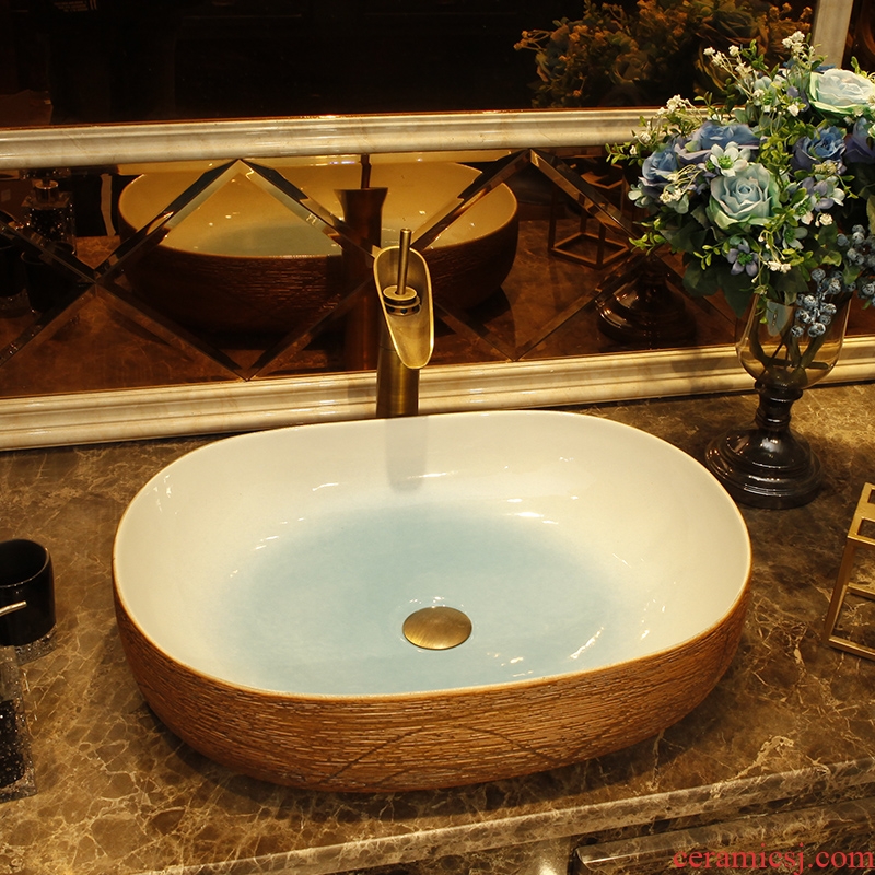 Happens on the sink basin ceramic basin of continental basin on the basin that wash a face in the bathroom toilet lavabo