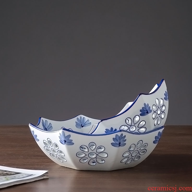 Blue and white porcelain of jingdezhen ceramics hollow - out compote consecrate dish fruit snacks snacks sitting room dish Europe type tea table furnishing articles