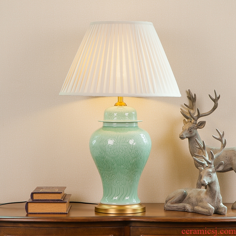 New Chinese style of jingdezhen hand - carved ceramic desk lamp large sitting room decoration to the hotel villa clubhouse of bedroom the head of a bed