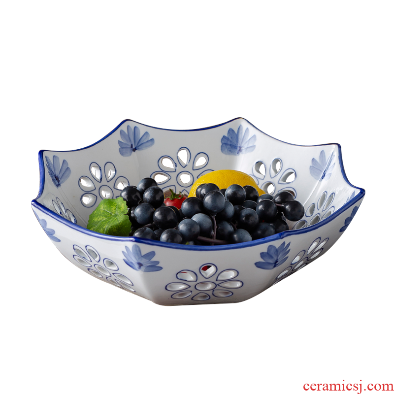 Blue and white porcelain of jingdezhen ceramics hollow - out compote consecrate dish fruit snacks snacks sitting room dish Europe type tea table furnishing articles