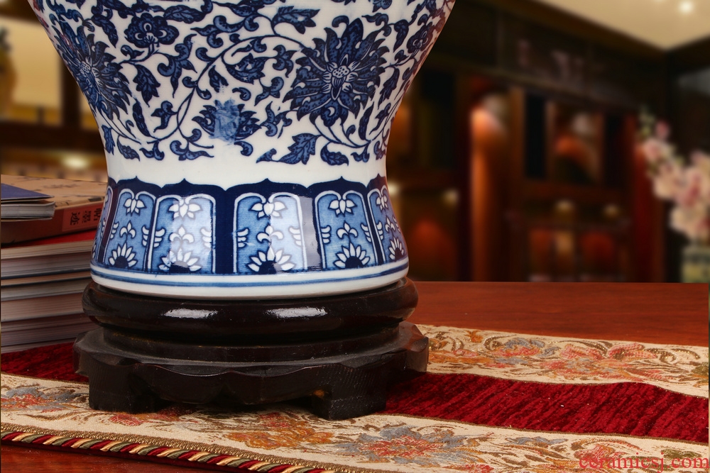 Antique bound branch of blue and white porcelain of jingdezhen ceramics flower general jar of modern household crafts decoration