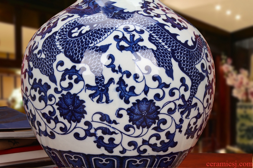 Jingdezhen blue and white porcelain classical household adornment is placed in the decorative arts and crafts ceramics auspicious dragon tree