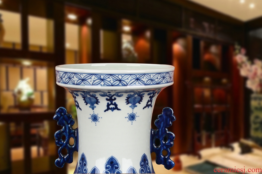 Jingdezhen ceramics high - grade hand - made ssangyong ear peach bound branch of blue and white porcelain vase modern home furnishing articles