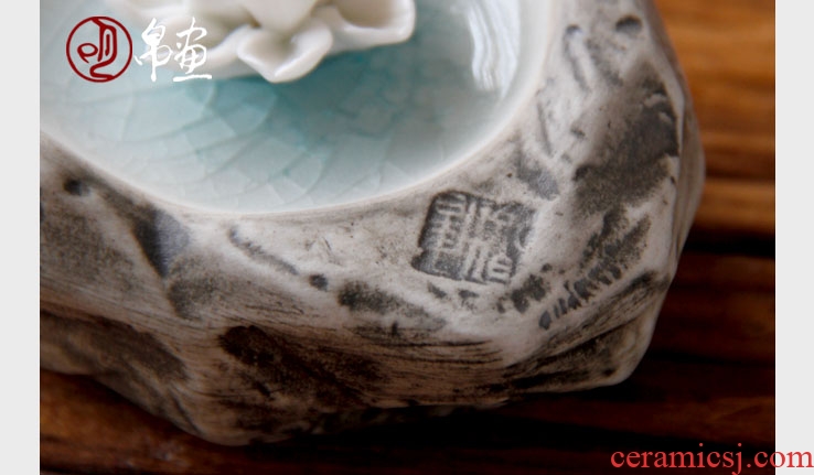 Freehand brushwork in traditional Chinese painting modelling joss stick incense incense coil seat manual ice cracked piece of fragrant incense incense coil device simulation stone decoration ceramics