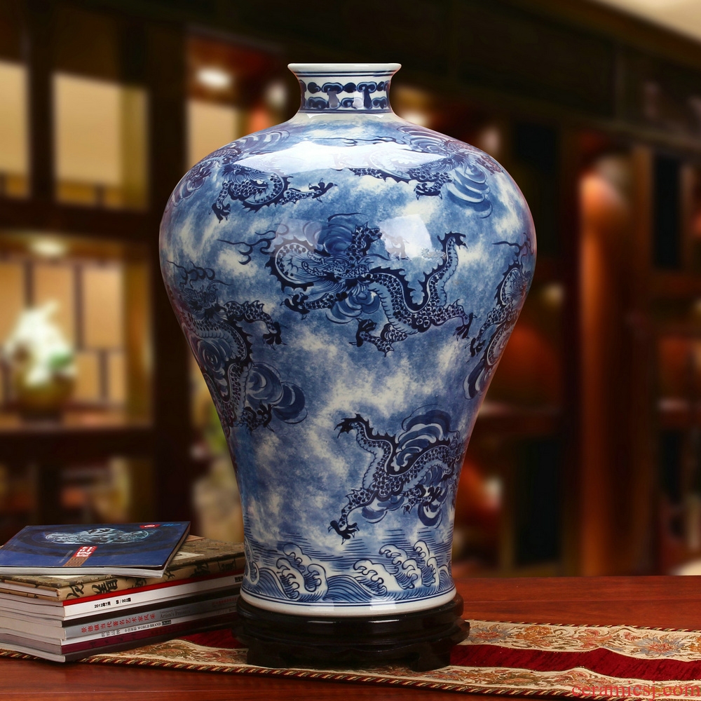 Jingdezhen ceramics high - grade hand - made all xiangyun longteng universally celestial Chinese vase of blue and white porcelain collection